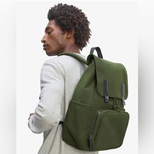 Everlane The Canvas Backpack Dark forest OS